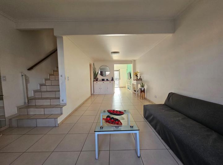 Casa · 140m² · 4 Ambientes · 1 Cochera