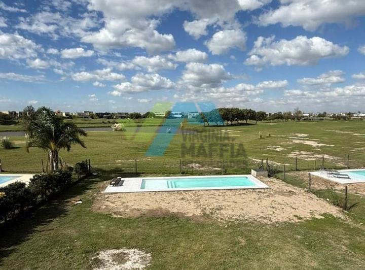Casa · 350m² · 5 Ambientes · 2 Cocheras