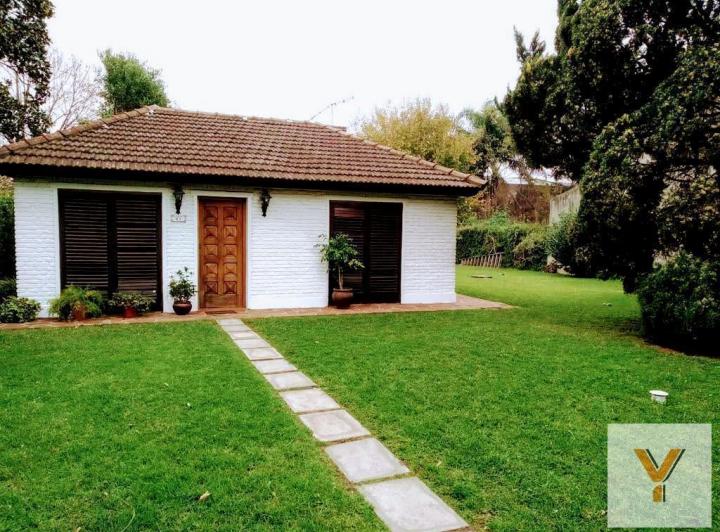 Casa · 200m² · 5 Ambientes · 1 Cochera