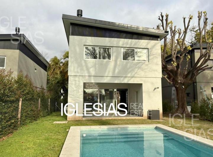 Casa · 170m² · 4 Ambientes · 2 Cocheras