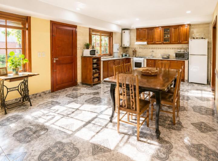Casa · 194m² · 4 Ambientes · 5 Cocheras