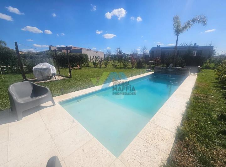 Casa · 129m² · 4 Ambientes · 3 Cocheras