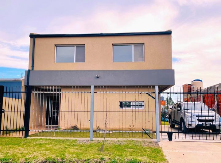 Casa · 136m² · 4 Ambientes · 2 Cocheras