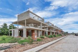 Casa · 170m² · 4 Ambientes · 2 Cocheras