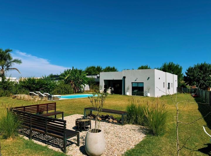 Casa · 135m² · 4 Ambientes · 3 Cocheras