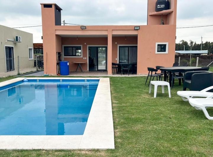 Casa · 95m² · 3 Ambientes · 3 Cocheras