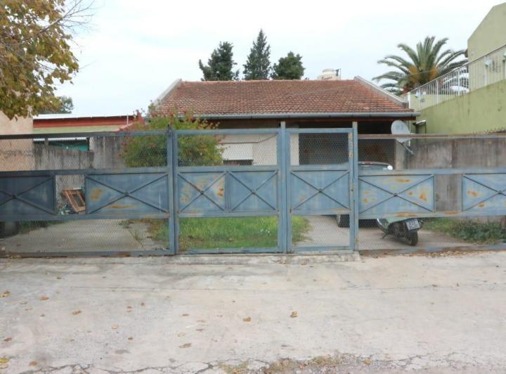 Casa · 83m² · 4 Ambientes · 2 Cocheras