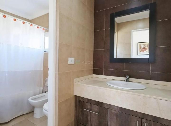 Casa · 175m² · 2 Cocheras