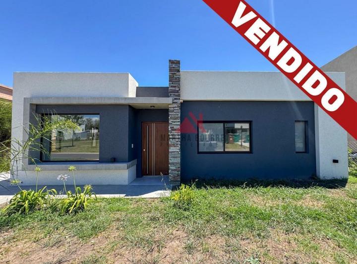 Casa · 129m² · 4 Ambientes · 1 Cochera