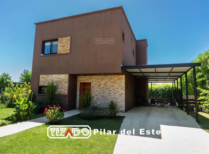 Casa · 153m² · 4 Ambientes · 2 Cocheras