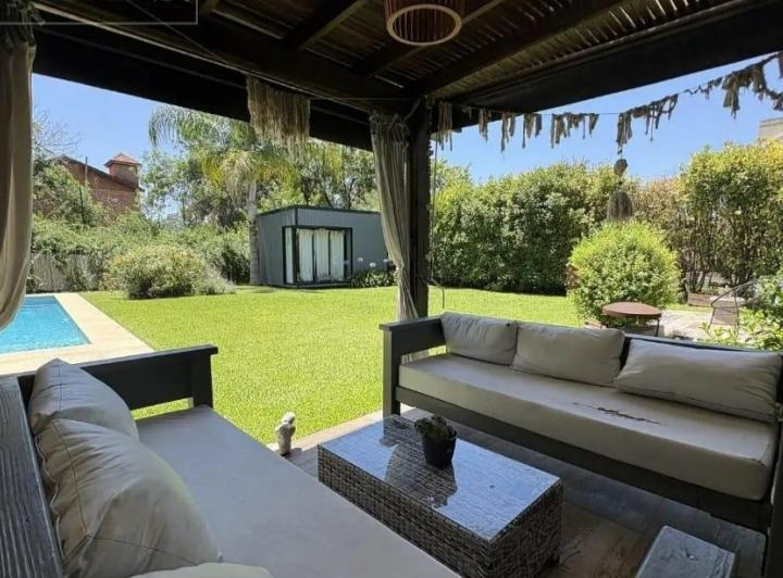 Casa · 157m² · 6 Ambientes · 2 Cocheras