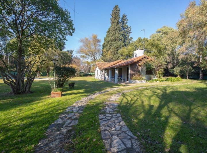 Casa · 180m² · 4 Ambientes · 3 Cocheras
