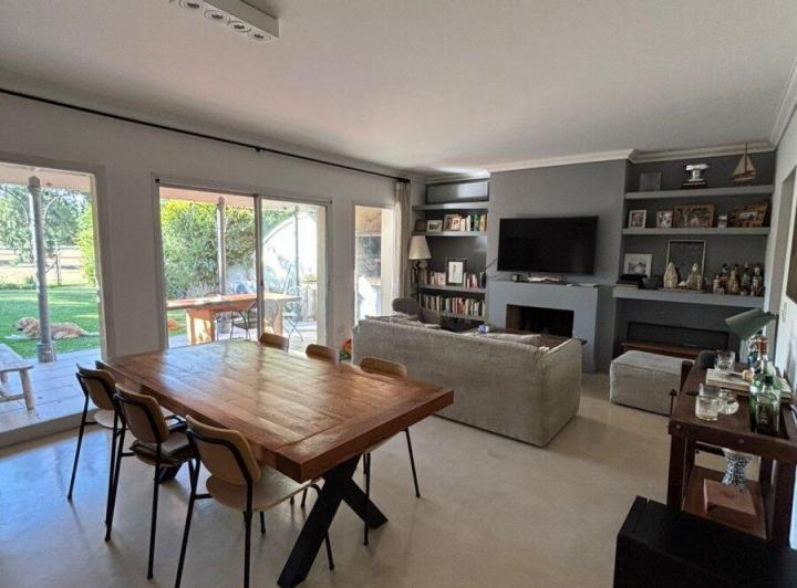 Casa · 127m² · 4 Ambientes · 2 Cocheras