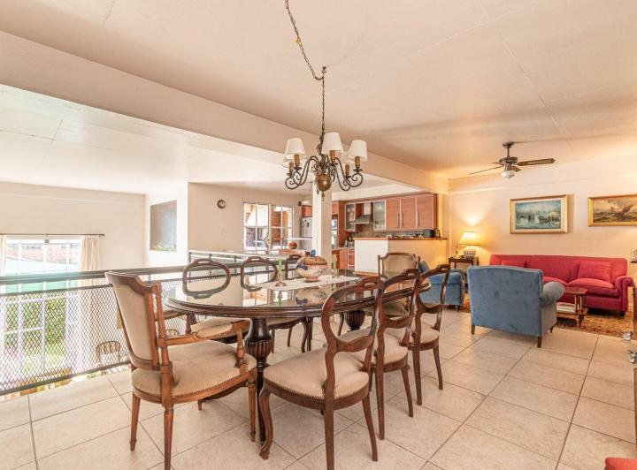 Casa · 196m² · 4 Ambientes · 1 Cochera