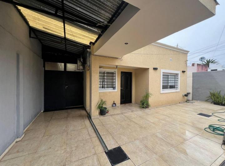 Casa · 96m² · 3 Ambientes · 2 Cocheras