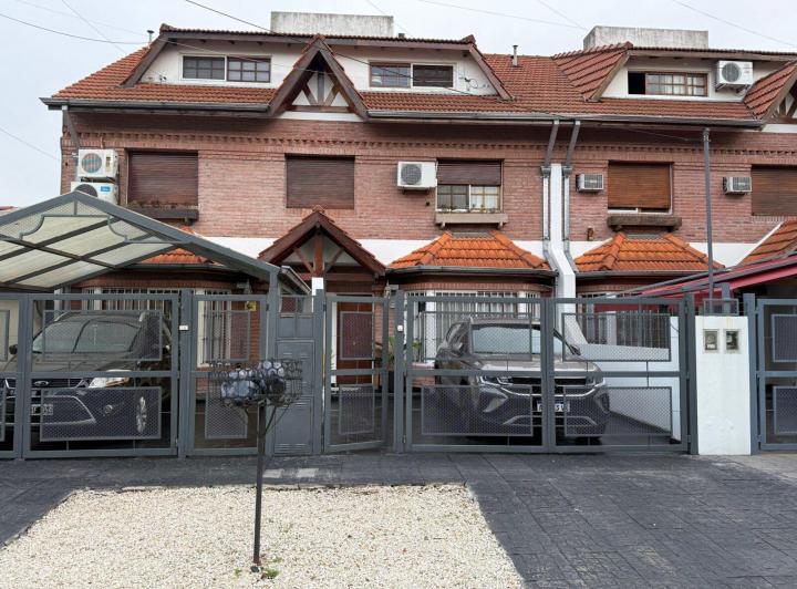 Casa · 136m² · 4 Ambientes · 1 Cochera