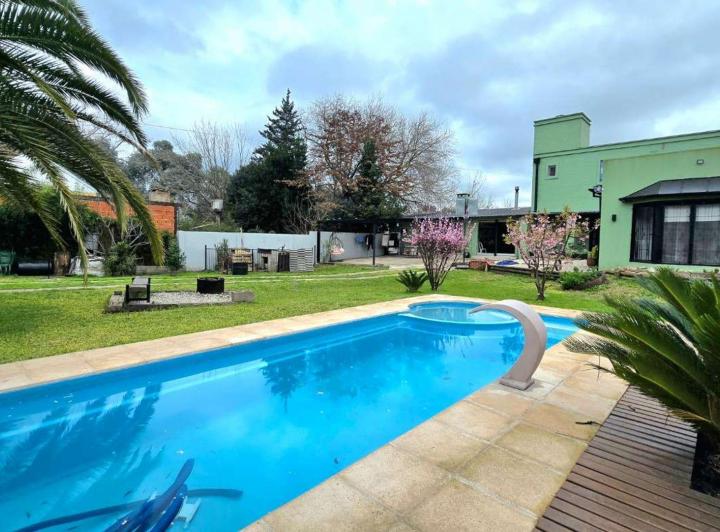 Casa · 170m² · 4 Ambientes · 2 Cocheras