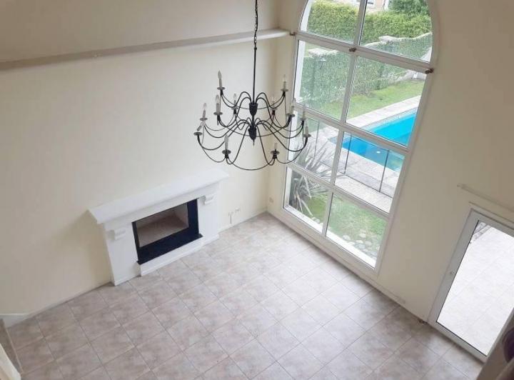 Casa · 280m² · 5 Ambientes · 1 Cochera