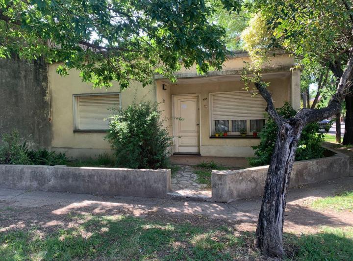 Casa · 94m² · 3 Ambientes · 1 Cochera