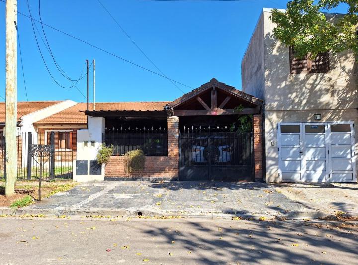 Casa · 90m² · 3 Ambientes · 1 Cochera