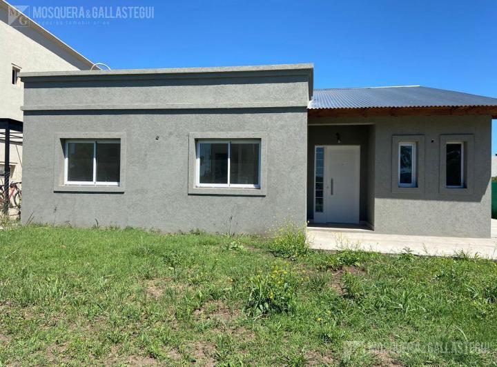 Casa · 160m² · 4 Ambientes · 1 Cochera