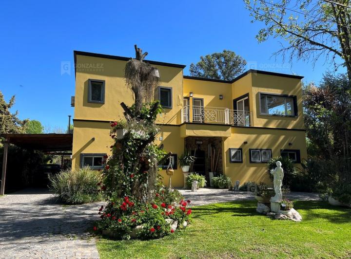 Casa · 200m² · 4 Ambientes
