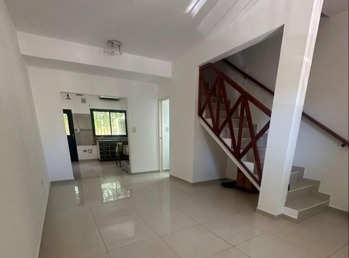 Casa · 104m² · 4 Ambientes · 1 Cochera