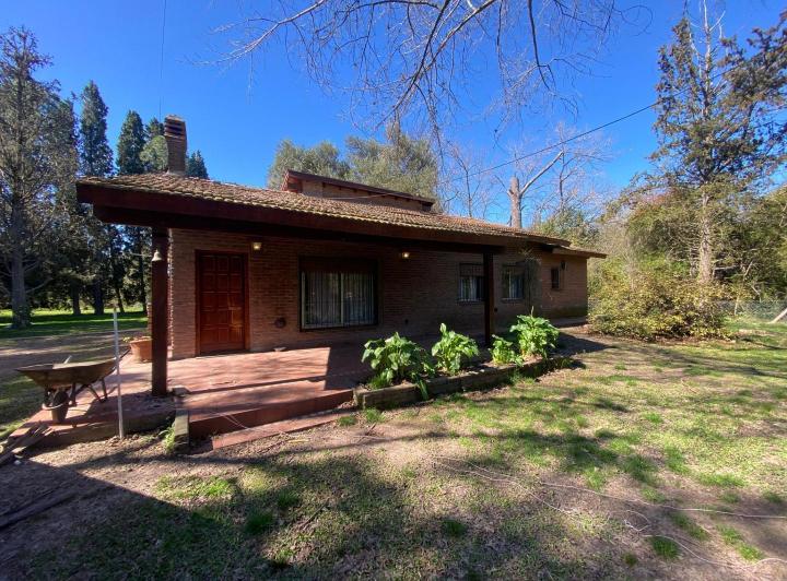 Casa · 180m² · 4 Ambientes · 5 Cocheras