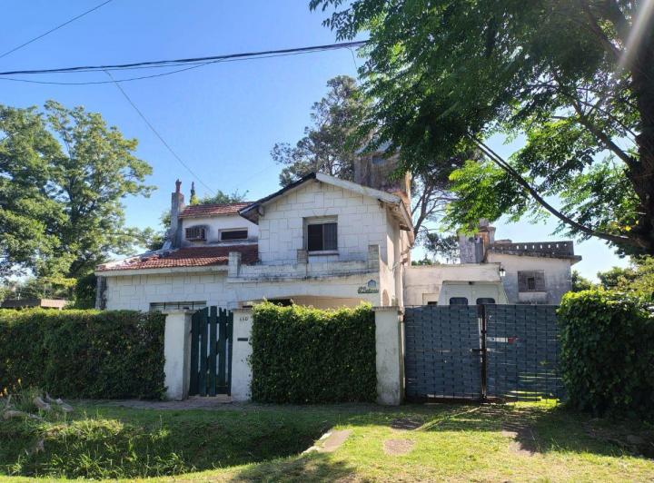 Casa · 140m² · 4 Ambientes · 1 Cochera