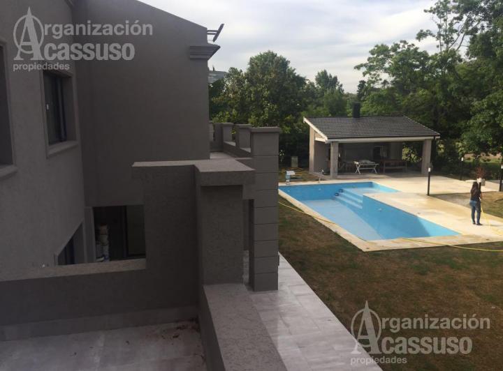 Casa · 429m²