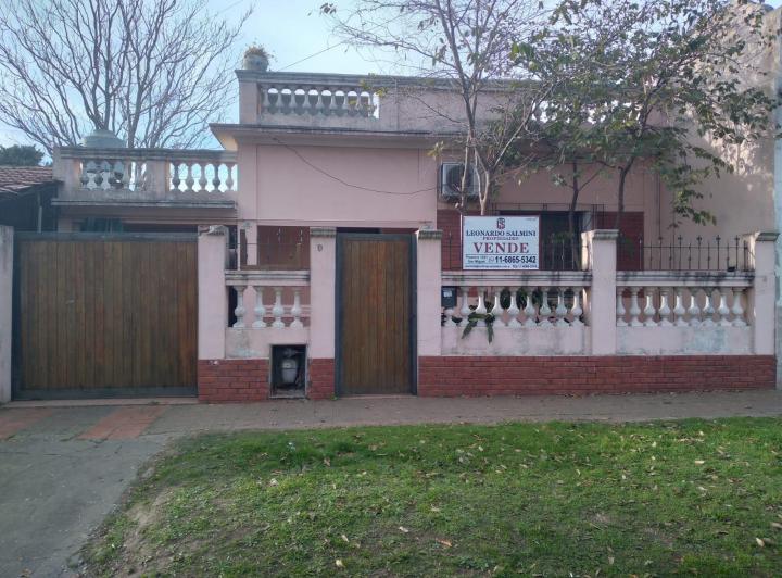 Casa · 130m² · 3 Ambientes · 1 Cochera