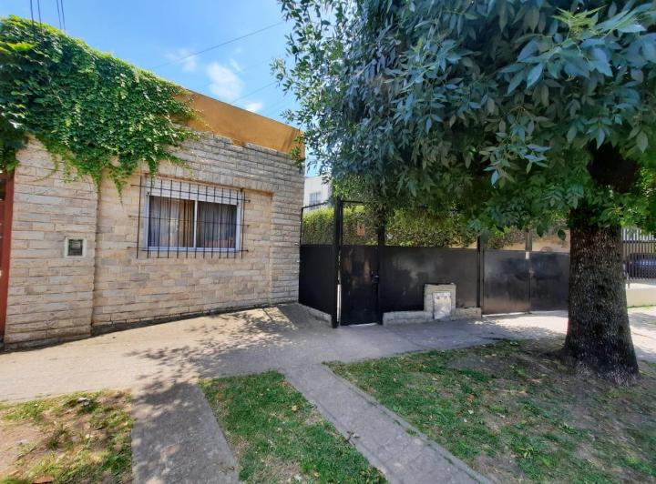 Casa · 212m² · 4 Ambientes · 1 Cochera
