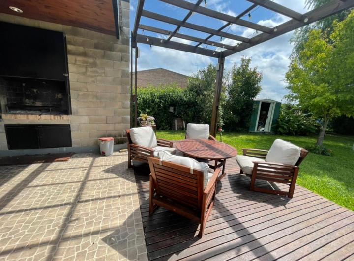 Casa · 180m² · 4 Ambientes