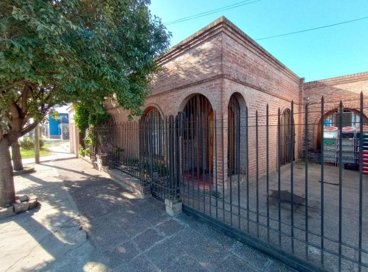 Casa · 150m² · 4 Ambientes · 1 Cochera
