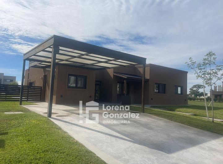 Casa · 160m² · 4 Ambientes · 2 Cocheras