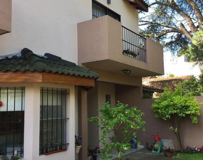 Casa · 200m² · 5 Ambientes · 1 Cochera
