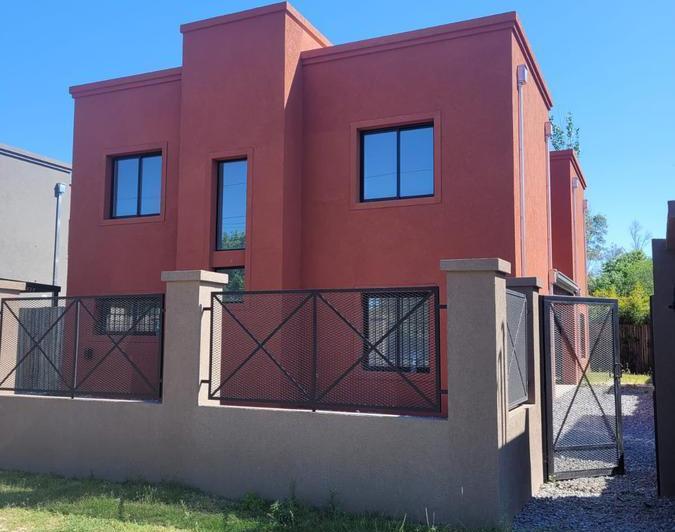Casa · 55m² · 2 Ambientes · 1 Cochera