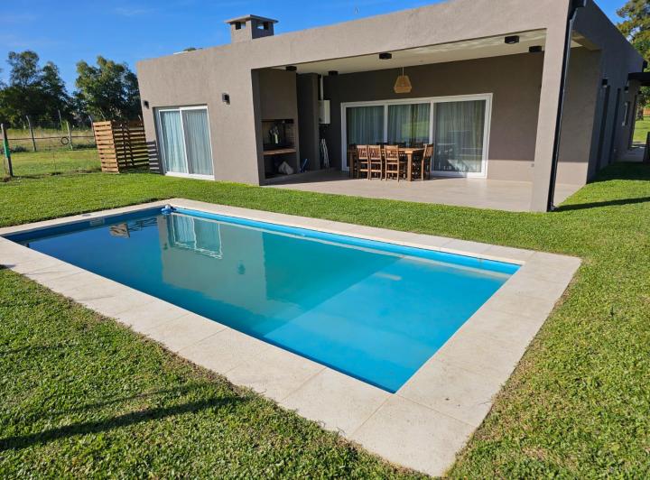 Casa · 130m² · 4 Ambientes · 2 Cocheras