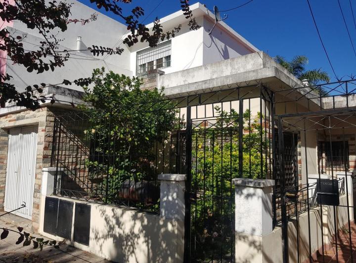Casa · 145m² · 4 Ambientes · 1 Cochera