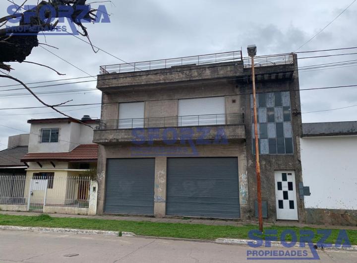Casa · 400m² · 2 Dormitorios