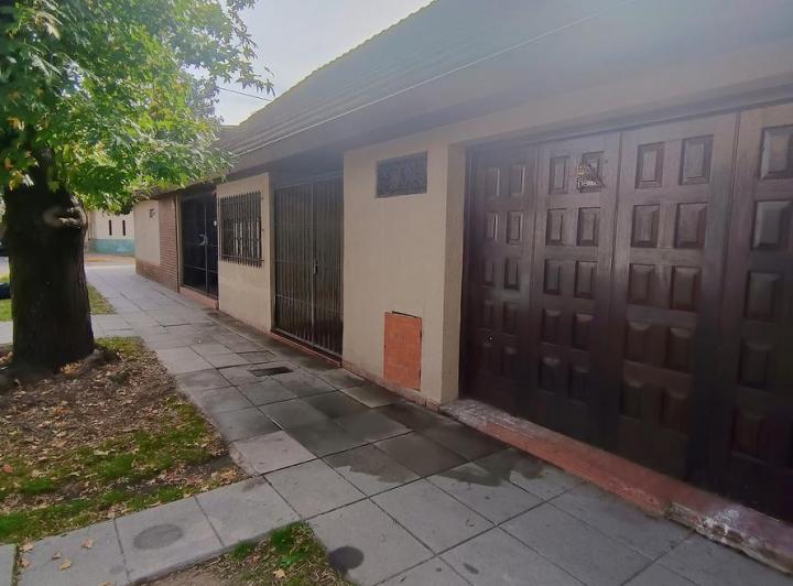 Casa · 170m² · 5 Ambientes · 3 Cocheras