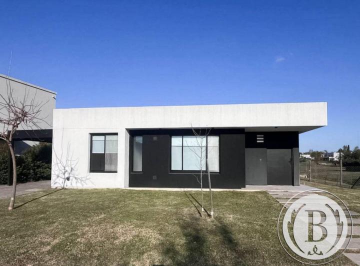Casa · 166m² · 4 Ambientes · 1 Cochera