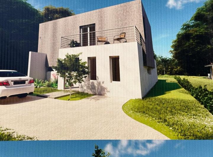 Casa · 130m² · 4 Ambientes · 2 Cocheras