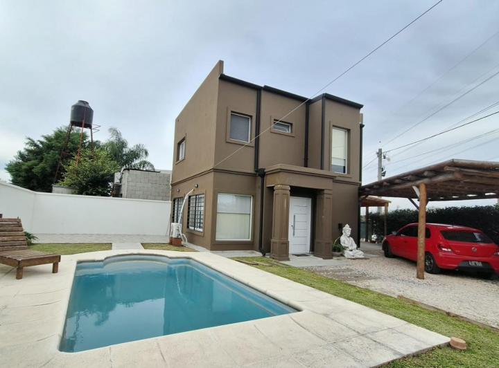 Casa · 124m² · 3 Ambientes · 2 Cocheras