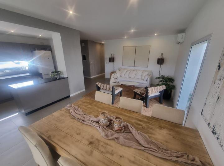 Casa · 118m² · 3 Ambientes · 2 Cocheras