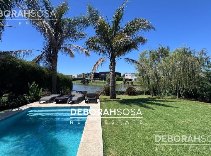 Casa · 200m² · 5 Ambientes · 2 Cocheras