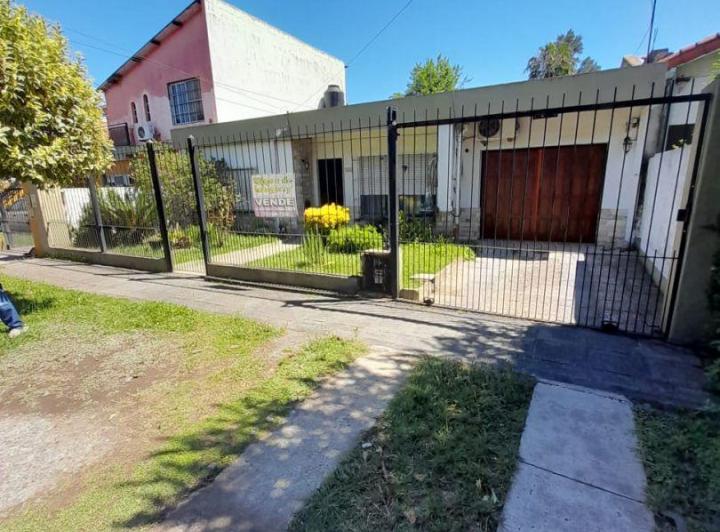 Casa · 138m² · 3 Ambientes · 2 Cocheras