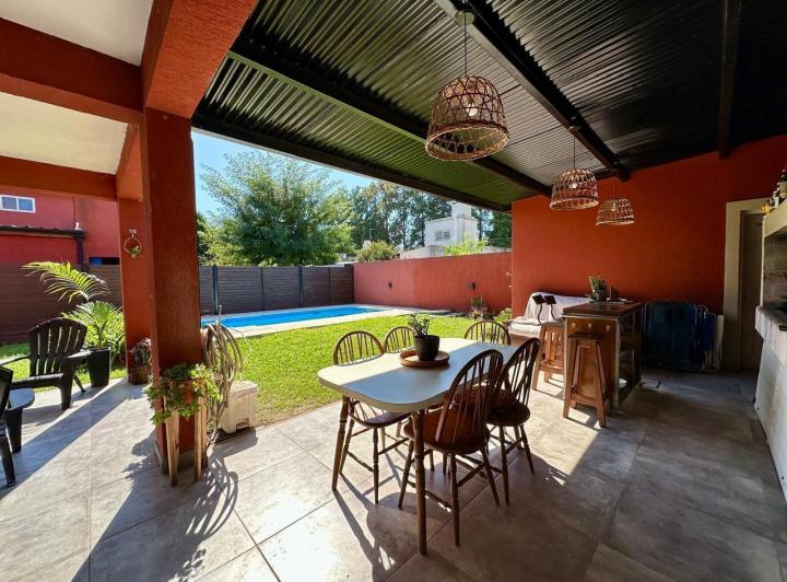 Casa · 115m² · 4 Ambientes · 4 Cocheras