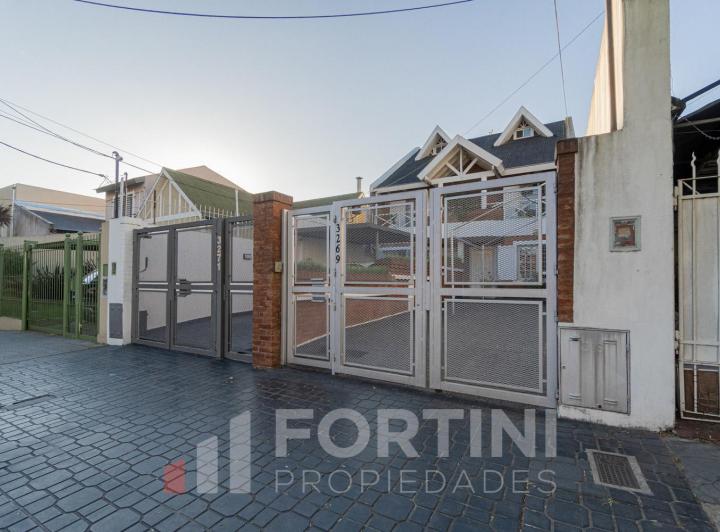 Casa · 101m² · 5 Ambientes · 2 Cocheras