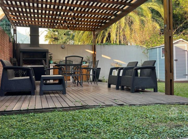 Casa · 200m² · 4 Ambientes · 1 Cochera